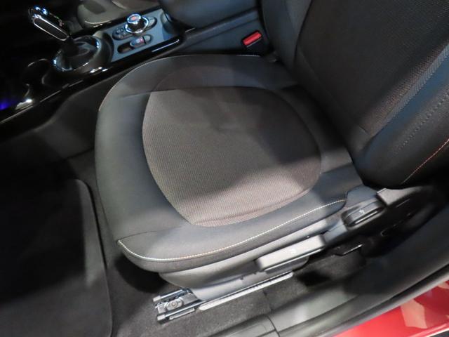 ＭＩＮＩ クーパーＤ　クラブマン　認定中古車／アダプティブクルーズコントロール／衝突軽減ブレーキ／純正ナビゲーション／純正バックカメラ／ＥＴＣ付／ＬＥＤヘッドライト／ＡＵＴＯライト／ＡＵＴＯワイパー／コンフォートアクセス（63枚目）