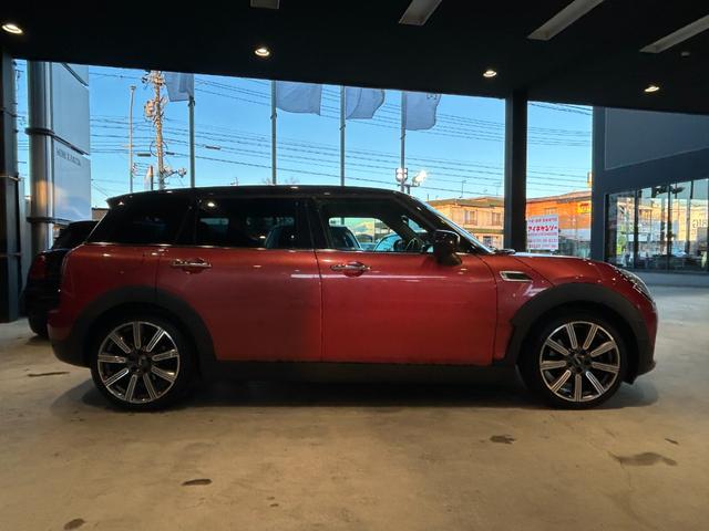 MINI クーパーD クラブマン クラシック・トリム 認定中古車/弊社下取り車/純正ナビ/デジタルスピードメーター/アダプティブクルーズコントロール/アンビエントライト/オートライト/バックカメラ/ETC一体型ルームミラー(11枚目)