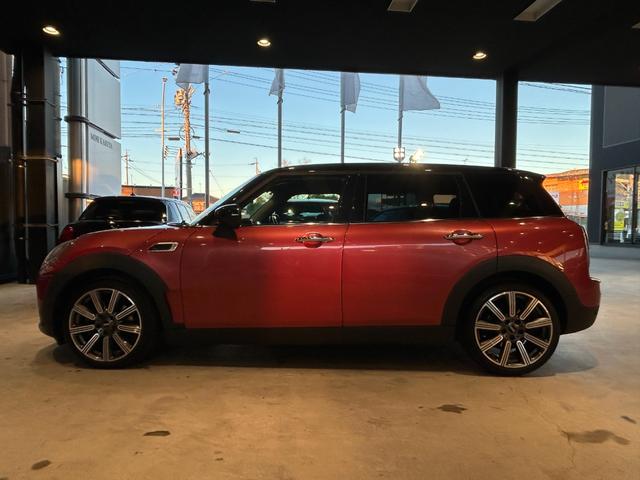 MINI クーパーD クラブマン クラシック・トリム 認定中古車/弊社下取り車/純正ナビ/デジタルスピードメーター/アダプティブクルーズコントロール/アンビエントライト/オートライト/バックカメラ/ETC一体型ルームミラー(12枚目)