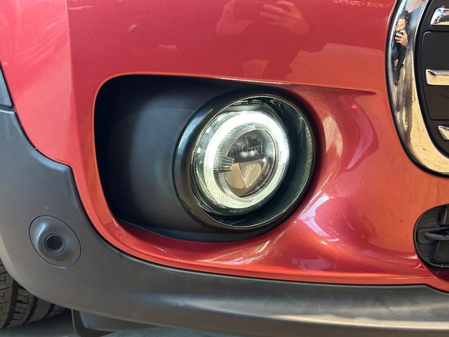 MINI クーパーD クラブマン クラシック・トリム 認定中古車/弊社下取り車/純正ナビ/デジタルスピードメーター/アダプティブクルーズコントロール/アンビエントライト/オートライト/バックカメラ/ETC一体型ルームミラー(17枚目)