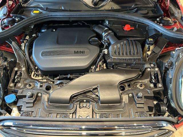 MINI クーパーD クラブマン クラシック・トリム 認定中古車/弊社下取り車/純正ナビ/デジタルスピードメーター/アダプティブクルーズコントロール/アンビエントライト/オートライト/バックカメラ/ETC一体型ルームミラー(26枚目)