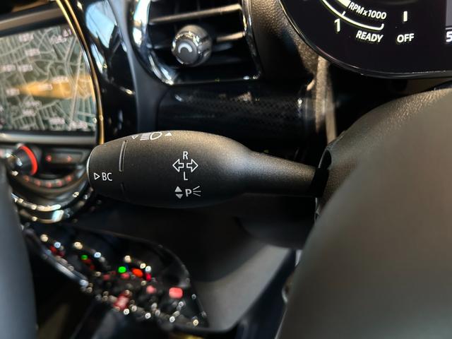 MINI クーパーD クラブマン クラシック・トリム 認定中古車/弊社下取り車/純正ナビ/デジタルスピードメーター/アダプティブクルーズコントロール/アンビエントライト/オートライト/バックカメラ/ETC一体型ルームミラー(34枚目)