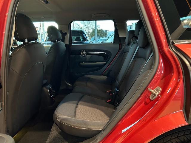 MINI クーパーD クラブマン クラシック・トリム 認定中古車/弊社下取り車/純正ナビ/デジタルスピードメーター/アダプティブクルーズコントロール/アンビエントライト/オートライト/バックカメラ/ETC一体型ルームミラー(63枚目)