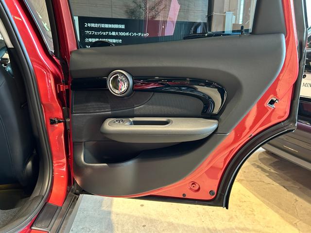 MINI クーパーD クラブマン クラシック・トリム 認定中古車/弊社下取り車/純正ナビ/デジタルスピードメーター/アダプティブクルーズコントロール/アンビエントライト/オートライト/バックカメラ/ETC一体型ルームミラー(64枚目)