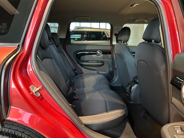 MINI クーパーD クラブマン クラシック・トリム 認定中古車/弊社下取り車/純正ナビ/デジタルスピードメーター/アダプティブクルーズコントロール/アンビエントライト/オートライト/バックカメラ/ETC一体型ルームミラー(67枚目)