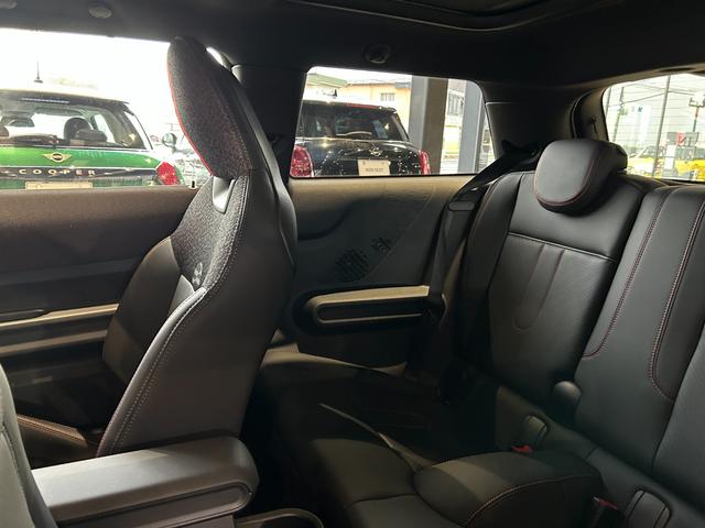 ＭＩＮＩ ジョンクーパーワークス　ジョンクーパーワークストリム　認定中古車／元試乗車／純正ナビ／純正バックカメラ／３６０度カメラ／アンビエントライト／（68枚目）