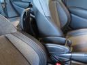 クーパーＤ　クラシック・トリム　認定中古車／純正ナビ／純正バックカメラ／Ｂｌｕｅｔｏｏｔｈ／ユニオンジャックテールライト／アンビエントライト／ブラックルーフ／２トーンカラー（42枚目）