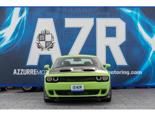 ＳＲＴ　ヘルキャット　ジェイルブレイク　新車並行　スーパーチャージャー　ラストコール　サブライムカラー　ブラックＰＫＧ　テクニカルＧＰ　コンビニエンスＧＰ　パフォーマンススポイラー　サテンブラックフード　ＯＰ２０インチＡＷ　ハーマンカードン(6枚目)