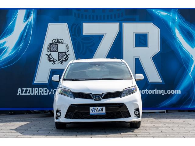 シエナ ＳＥ　新車並行　Ｖ６エンジン　ルーフレールクロスバー　両側パワースライドドア　レザーステアリング　８インチタッチパネルディスプレイ（4枚目）