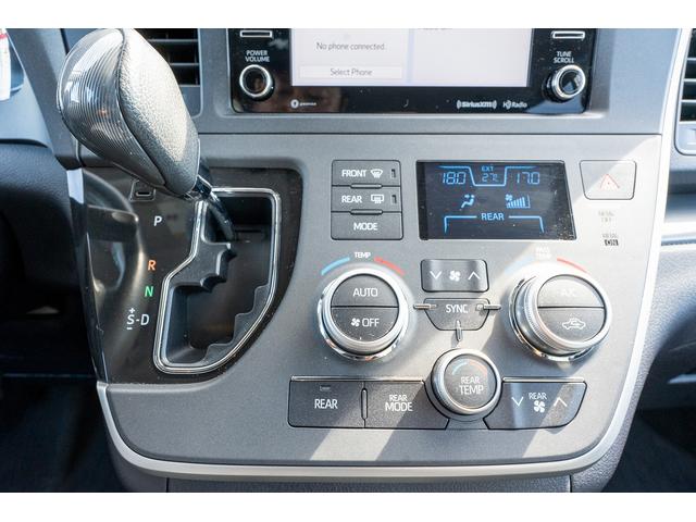 シエナ ＳＥ　新車並行　Ｖ６エンジン　ルーフレールクロスバー　両側パワースライドドア　レザーステアリング　８インチタッチパネルディスプレイ（15枚目）