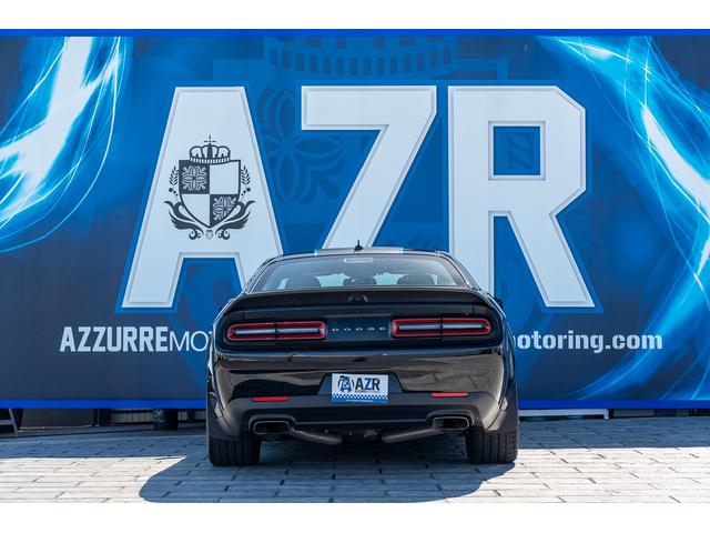 ダッジ・チャレンジャー Ｒ／Ｔ　スキャットパック　新車並行　ＭＯＰＡＲ２３ＳＰＥＣＩＡＬＥＤＩＴＩＯＮ　２２０台限定車　ＭＯＰＡＲ２３パッケージ　カーボンリアウィング　専用ストライプ　６ＭＴ　シートヒーター　シートクーラー　ブレンボブレーキ（6枚目）