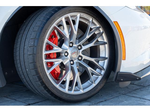 シボレーコルベット Z06 コンバーチブル 正規ディーラー車 実走行 コンバーチブル 6.2L スーパーチャージャー V8 LT4エンジン カーボンボディパーツ フロントプロテクション マグネティックサスペンション 専用ホイール レーダー(25枚目)