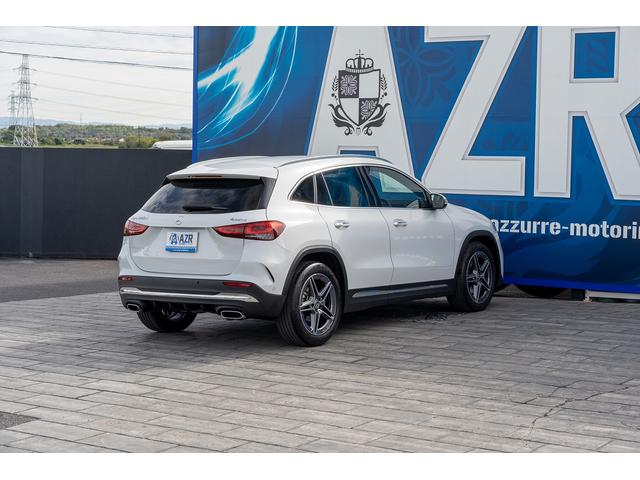 GLAクラス GLA200d 4マチック AMGラインパッケージ AMGライン デジタルホワイト 新車保証継承R8年9月迄 レザーDINAMICAシート 純正前後ドラレコ 社外グリル アンビエントライト レーダーセーフティPKG カーボン調インテリアトリム(13枚目)
