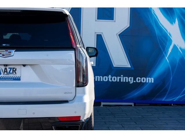 キャデラックエスカレード ホワイトスポーツエディション　ホワイトスポーツエディション　限定３０台　サンルーフ　ＡＫＧサウンド　後席エンターテインメント　パワーゲート　ナイトビジョン　ＬＥＤヘッドライト（15枚目）