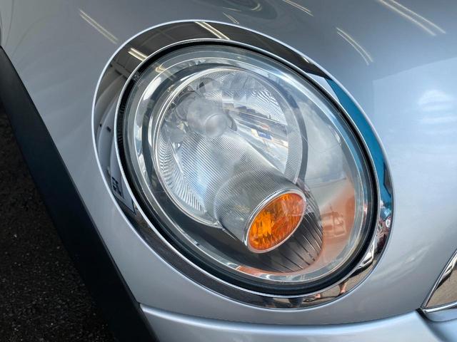 クーパー R56モデル SDナビ パドルシフト 純正クーパー用15インチAW 本革ステアリング 社外肘置き ワンオーナー カーポート保管 新品エンブレム ETC 事故無車 修復歴無車 禁煙車 正規ディーラー車(23枚目)