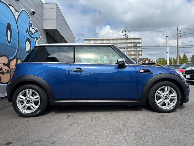 ＭＩＮＩ クーパー　Ｒ５６クーパー後期モデル　ＨＩＤヘッドライト　タイミングチェーン＆テンショナー＆ガスケット＆ＶＡＮＯＳセンサーｅｔｃ交換　純正ＡＷ　ＥＴＣ　禁煙車　無事故車　修復歴無車　正規ディーラー車（6枚目）