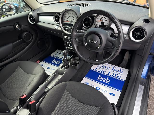 ＭＩＮＩ クーパー　Ｒ５６クーパー後期モデル　ＨＩＤヘッドライト　タイミングチェーン＆テンショナー＆ガスケット＆ＶＡＮＯＳセンサーｅｔｃ交換　純正ＡＷ　ＥＴＣ　禁煙車　無事故車　修復歴無車　正規ディーラー車（10枚目）