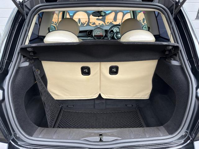 ＭＩＮＩ クーパーＳ　Ｒ５６クーパーＳ後期モデル　エンジン最終モデル　ＣＡＢＡＮＡシートカバー　ＶＡＮＯＳセンサーなと交換済　ＨＤＤナビ＆バックカメラ　１７インチＡＷ　ＥＴＣ　禁煙車　無事故車　修復歴無車　正規ディーラー車（13枚目）