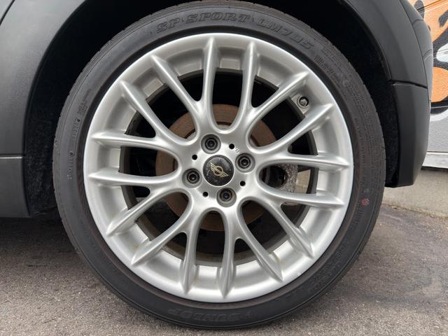 ＭＩＮＩ クーパーＳ　Ｒ５６クーパーＳ後期モデル　エンジン最終モデル　ＣＡＢＡＮＡシートカバー　ＶＡＮＯＳセンサーなと交換済　ＨＤＤナビ＆バックカメラ　１７インチＡＷ　ＥＴＣ　禁煙車　無事故車　修復歴無車　正規ディーラー車（16枚目）