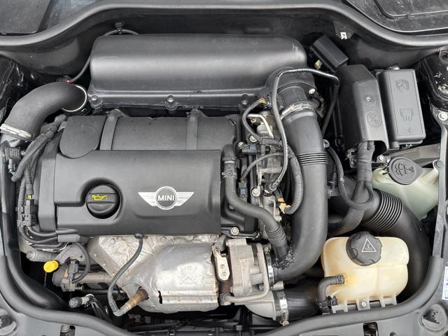 ＭＩＮＩ クーパーＳ　Ｒ５６クーパーＳ後期モデル　エンジン最終モデル　ＣＡＢＡＮＡシートカバー　ＶＡＮＯＳセンサーなと交換済　ＨＤＤナビ＆バックカメラ　１７インチＡＷ　ＥＴＣ　禁煙車　無事故車　修復歴無車　正規ディーラー車（17枚目）