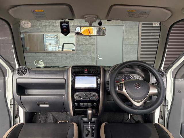 ジムニー ランドベンチャー　社外ナビ／バックカメラ／ＤＶＤ再生／フルセグＴＶ／Ｂｌｕｅｔｏｏｔｈ／３６０°ドライブレコーダー／レザーシート／シートヒーター／ＥＴＣ／純正１６ＡＷ／フォグランプ／ステアリングスイッチ／キーレス（12枚目）