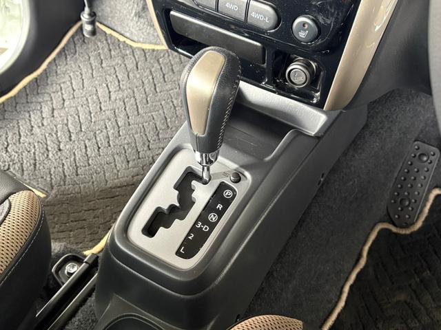 ジムニー ランドベンチャー　社外ナビ／バックカメラ／ＤＶＤ再生／フルセグＴＶ／Ｂｌｕｅｔｏｏｔｈ／３６０°ドライブレコーダー／レザーシート／シートヒーター／ＥＴＣ／純正１６ＡＷ／フォグランプ／ステアリングスイッチ／キーレス（18枚目）