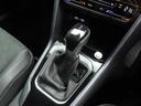 レザーのシフトノブを採用しています。