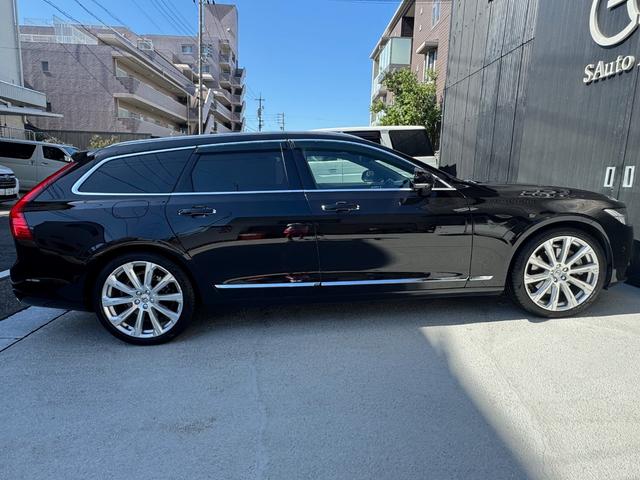 Ｖ９０ Ｔ８　ツインエンジン　ＡＷＤ　インスクリプション　禁煙車　Ｔ８ツインエンジンＡＷＤインスクリプション　ブラウンレザー　パノラマサンルーフ　パノラミックビュー　ベンチレーションシート　パワーリアゲート　ステアリングアシスト付ＢＬＩＳ　ＬＥＤデイライト（6枚目）