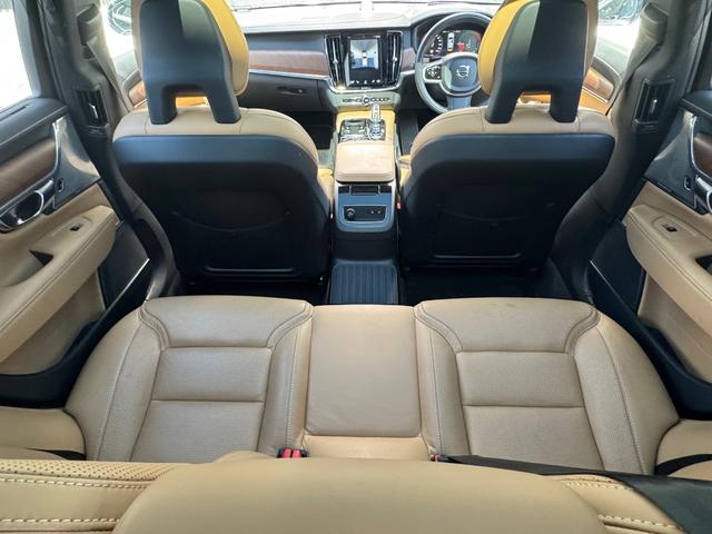 Ｖ９０ Ｔ８　ツインエンジン　ＡＷＤ　インスクリプション　禁煙車　Ｔ８ツインエンジンＡＷＤインスクリプション　ブラウンレザー　パノラマサンルーフ　パノラミックビュー　ベンチレーションシート　パワーリアゲート　ステアリングアシスト付ＢＬＩＳ　ＬＥＤデイライト（14枚目）