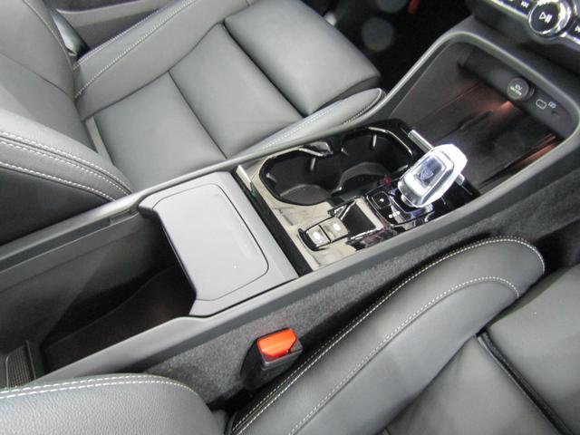 XC40 ウルトラ B4 AWD 弊社試乗車 Google搭載 前後シートヒーター 全車速追従クルーズコントロール パイロットアシスト 360度ビューモニター(26枚目)