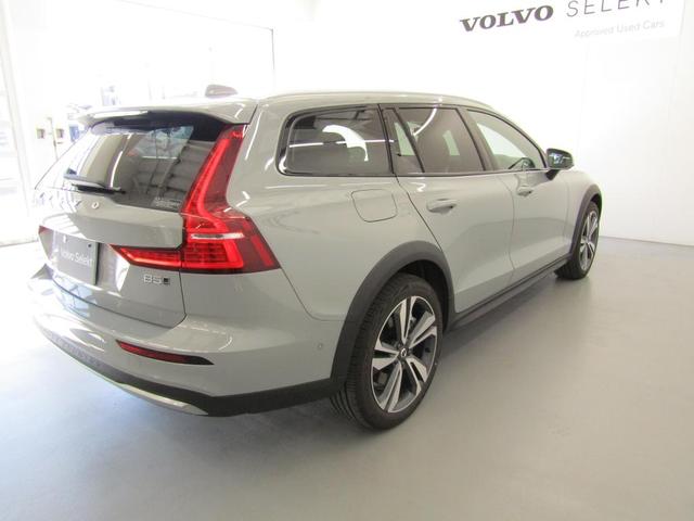 Ｖ６０ クロスカントリー　ウルトラ　Ｂ５　ＡＷＤ　弊社試乗車　Ｇｏｏｇｌｅ搭載　前席シートヒーター　全車速追従クルーズコントロール　パイロットアシスト　３６０度ビューモニター（9枚目）