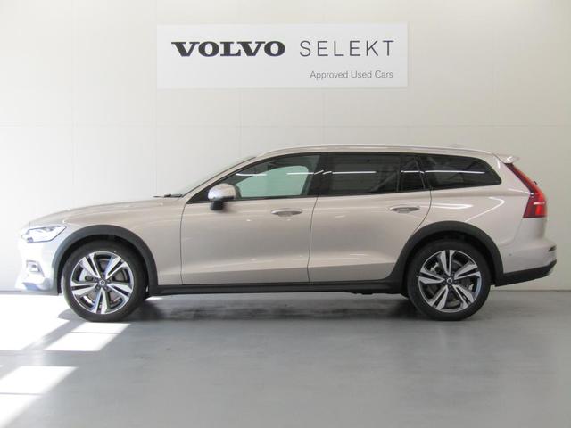 V60 クロスカントリー ウルトラ B5 AWD 弊社試乗車 Google搭載 前席シートヒーター 全車速追従クルーズコントロール パイロットアシスト 360度ビューモニター(7枚目)