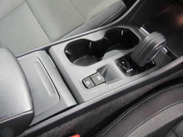 �Z���^�[�R���\�[���e��{�^���B�M���҂��Ȃǂł̃I�[�g�z�[���h�@�\�������p�\�ł��B