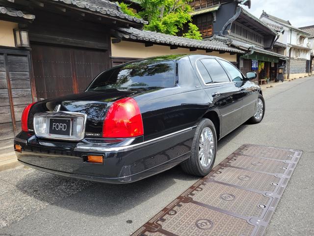 LINCOLN LINCOLN TOWNCAR