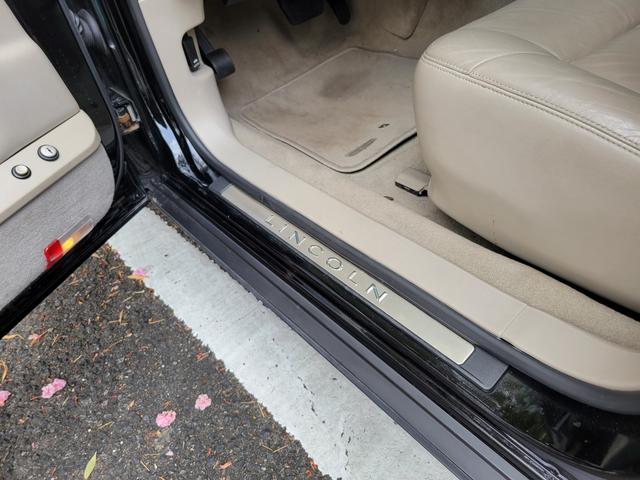 LINCOLN LINCOLN TOWNCAR