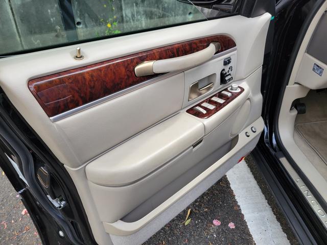 LINCOLN LINCOLN TOWNCAR