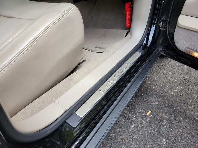 LINCOLN LINCOLN TOWNCAR