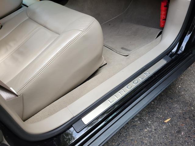 LINCOLN LINCOLN TOWNCAR