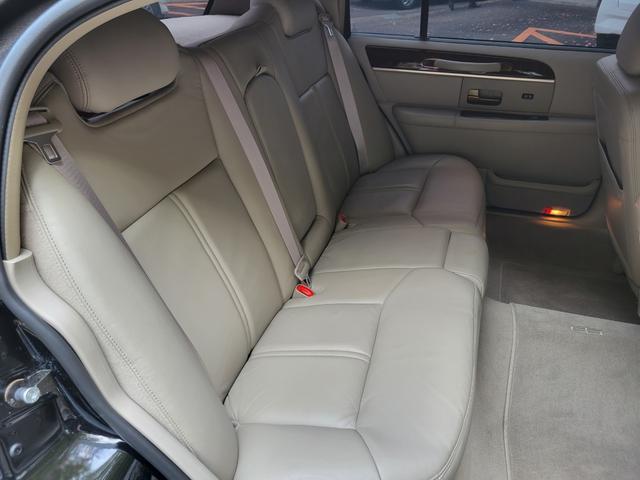 LINCOLN LINCOLN TOWNCAR