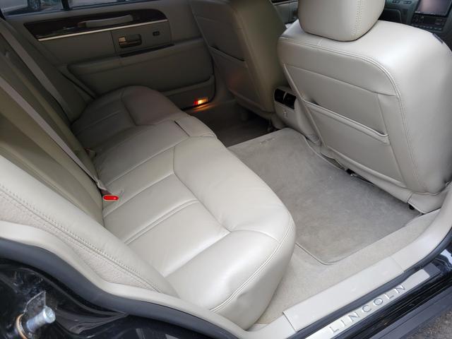 LINCOLN LINCOLN TOWNCAR