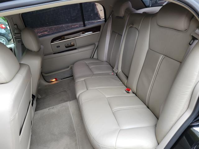 LINCOLN LINCOLN TOWNCAR