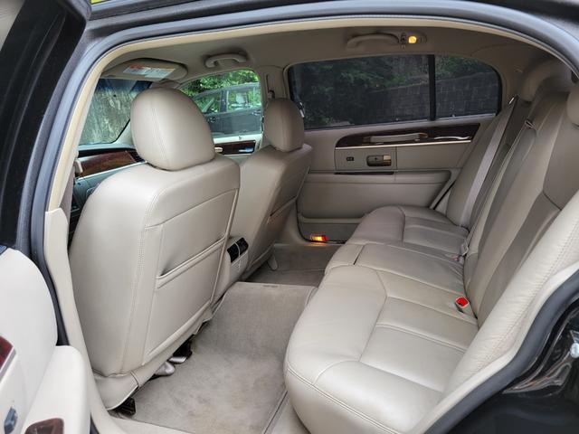 LINCOLN LINCOLN TOWNCAR