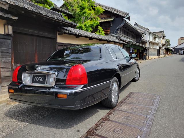LINCOLN LINCOLN TOWNCAR