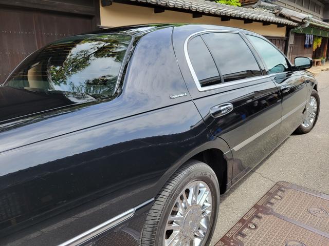 LINCOLN LINCOLN TOWNCAR