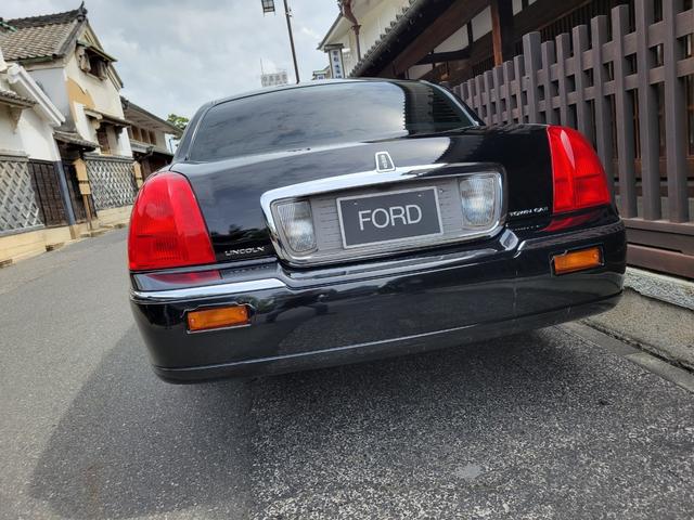 LINCOLN LINCOLN TOWNCAR