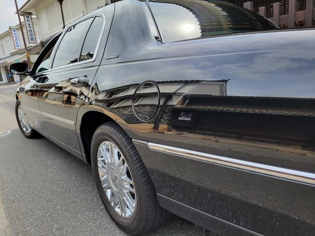 LINCOLN LINCOLN TOWNCAR