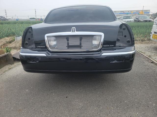 LINCOLN LINCOLN TOWNCAR