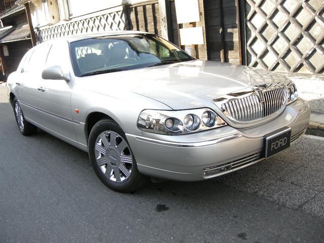 LINCOLN LINCOLN TOWNCAR