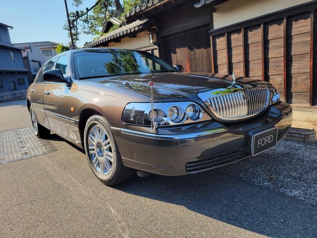 LINCOLN LINCOLN TOWNCAR