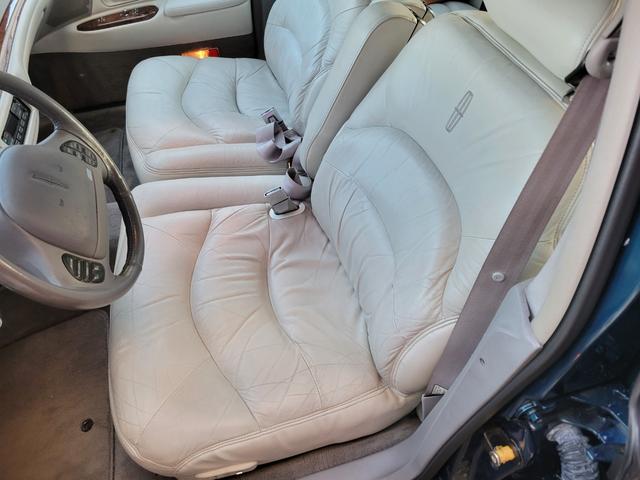 LINCOLN LINCOLN TOWNCAR SIGNATURE